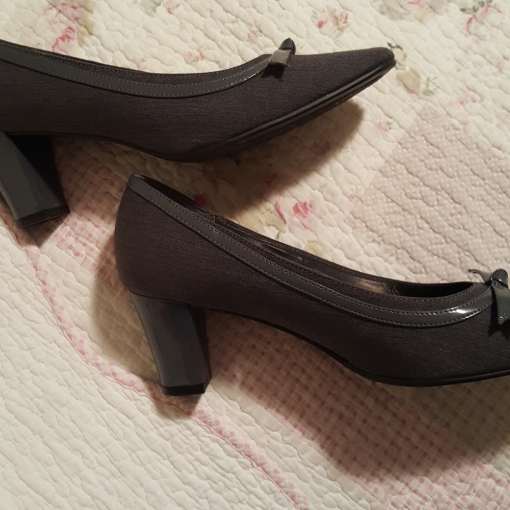Pumps - Picture 2 of 2